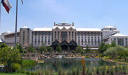 Photo credit: "Gaylord texan 2009" by Larry D. Moore. CC BY-SA 3.0 via Commons.